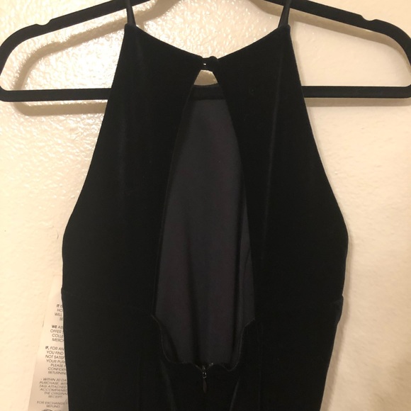 Sweet little black, velvet dress - Picture 4 of 6